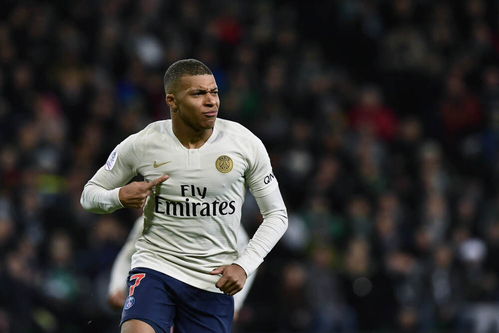 骆明：永州队夺得湘超冠军，相当于世界足坛什么奇迹？